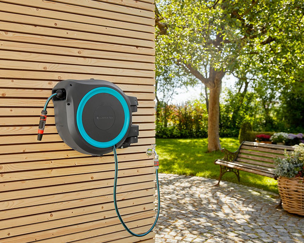 Gardena Wall-Mounted Hose Reel RollUp M/L 25m – Automatic Roll Control & Premium Hose